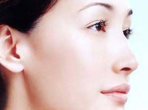 �����Զ�ǰ����������Ϊ��ͻ��