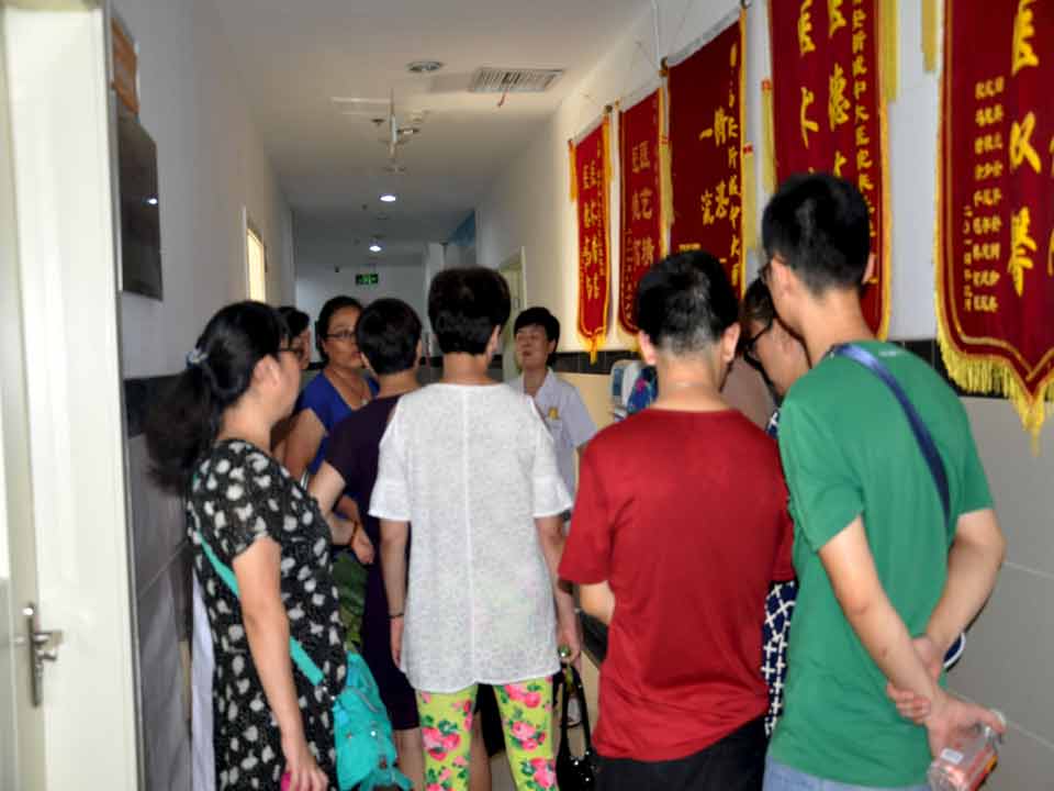 十家社区领导莅临中大耳鼻喉医院考察交流