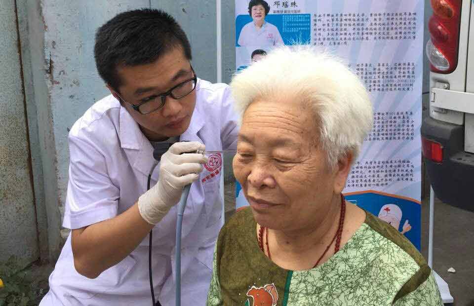 义诊送健康,居民齐点赞