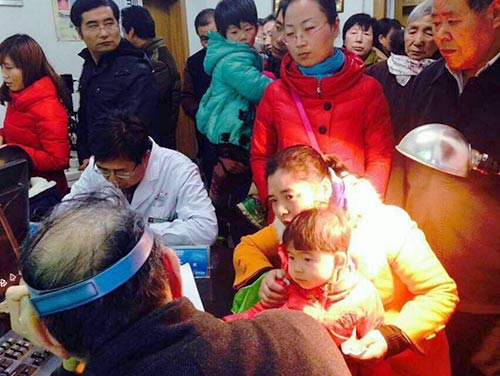 ��Ѳ��վ���д�ҽ�������Ӱ��У���71���Ͻ�����μ���ҽ����