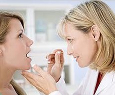 教授告诫:声音嘶哑不要大意应尽早检查